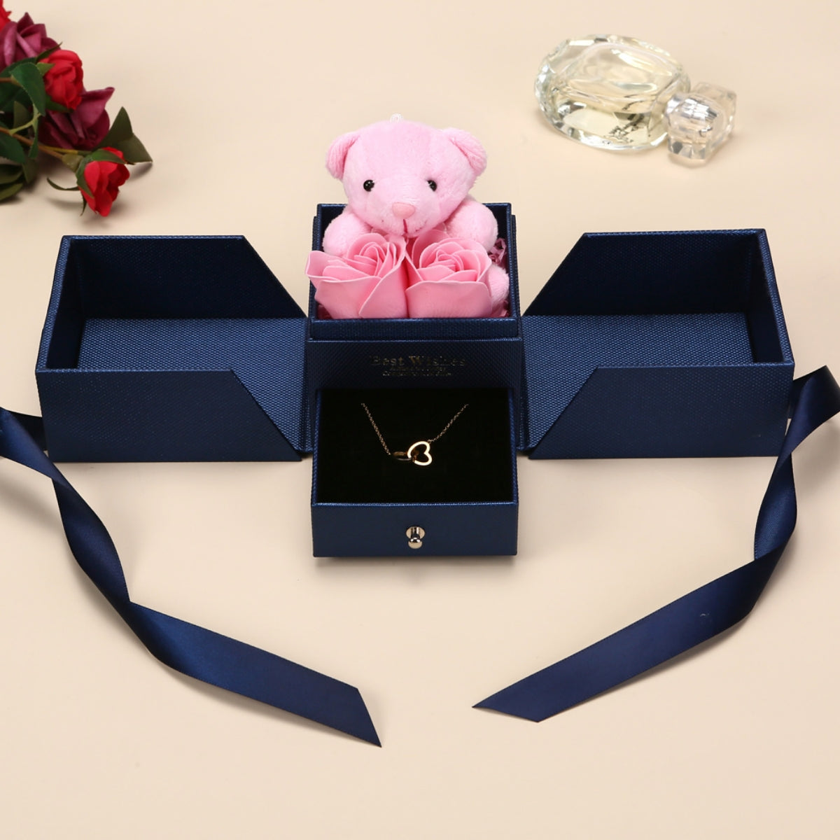 Ewige Rosenbär Box - Gravierte Halskette & ewige Rosen